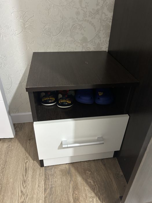 Шкаф тумбо комот с зеркалом