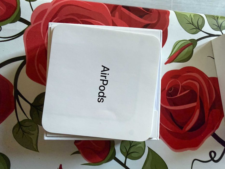 Слушалки AirPods 4