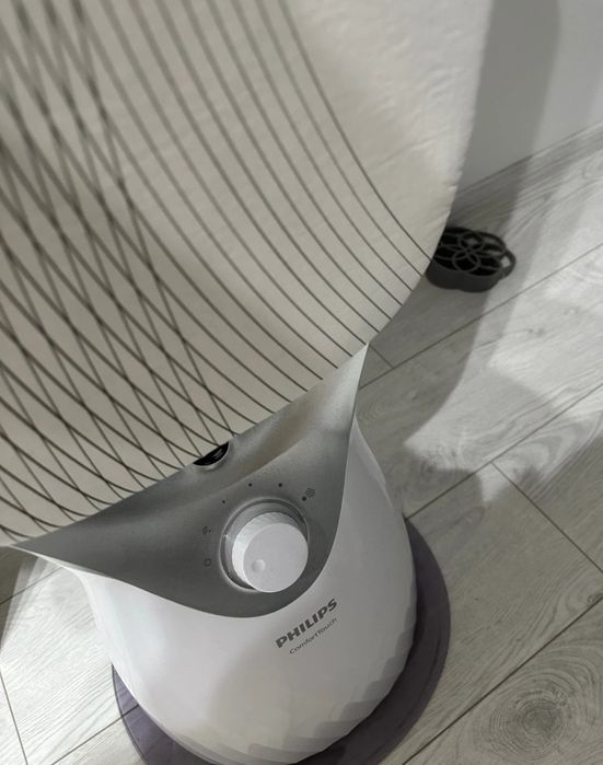 Aparat de calcat vertical Philips Confort Touch