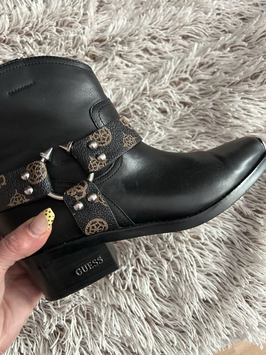 Страхотни боти Guess, 37 номер