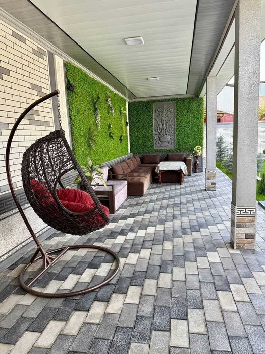 Кириб яшашга тайёр ховли уй сотилади