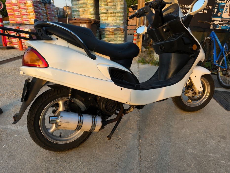 Scuter 125cc Yiben