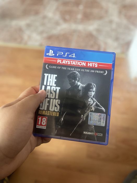 Ps4 slim със 11 игри 816gb топ състояние