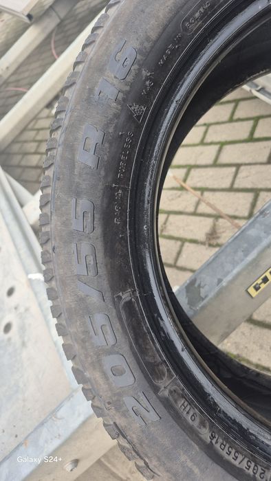 două cauciucuri; 205 55 16 de iarnă,m +s
