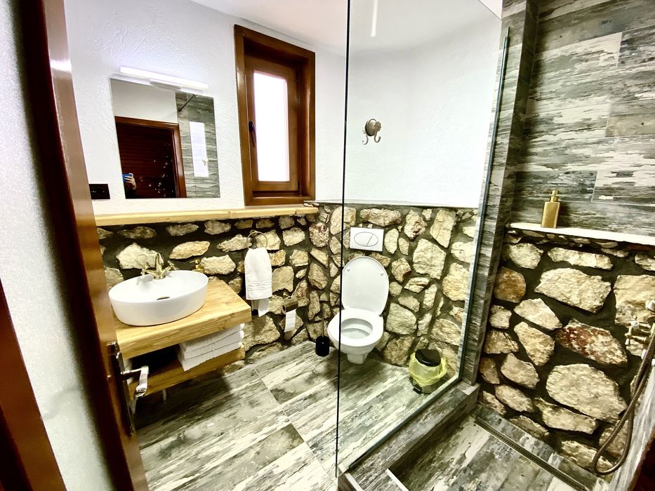 Cabana de inchiriat cu ciubar. Priveliste deosebita!