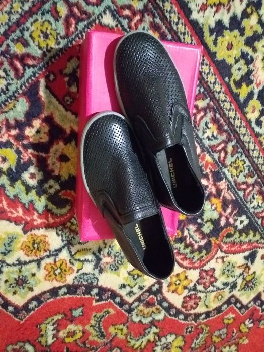 Продам новые кожанные ботинки для мальчика