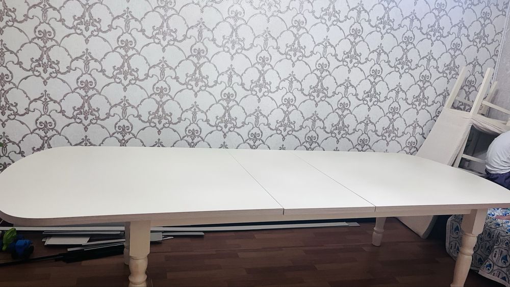 Стол для гостиной. В хорошем состоянии