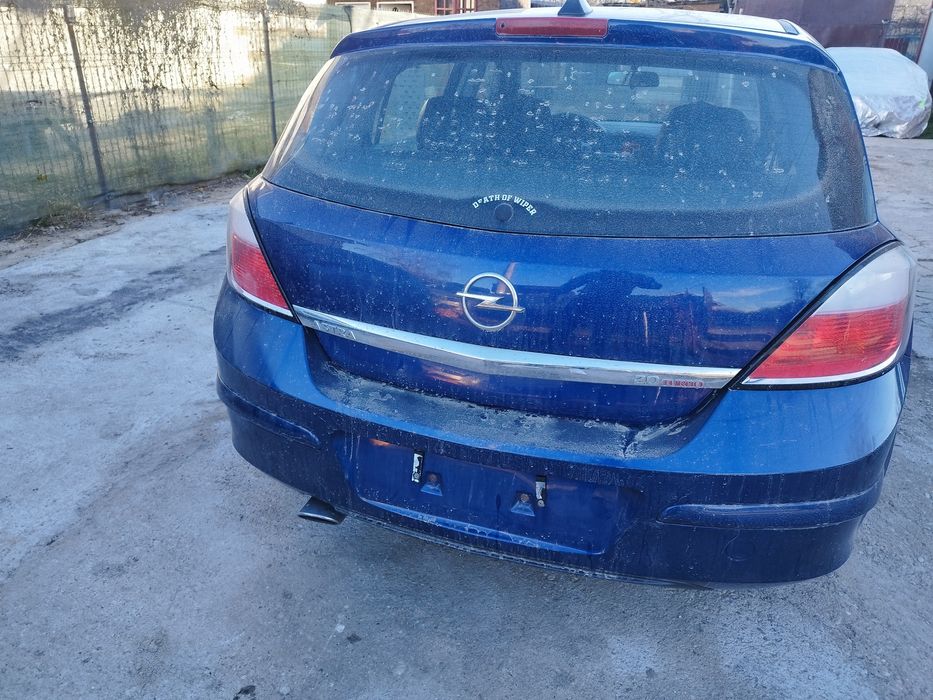 Bara fata grila capota Opel Astra H dezmembrari dezmembrez