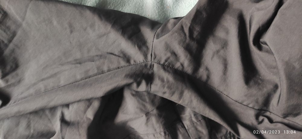 Pantaloni de trening Reebok mărimea M, transport gratuit prin posta