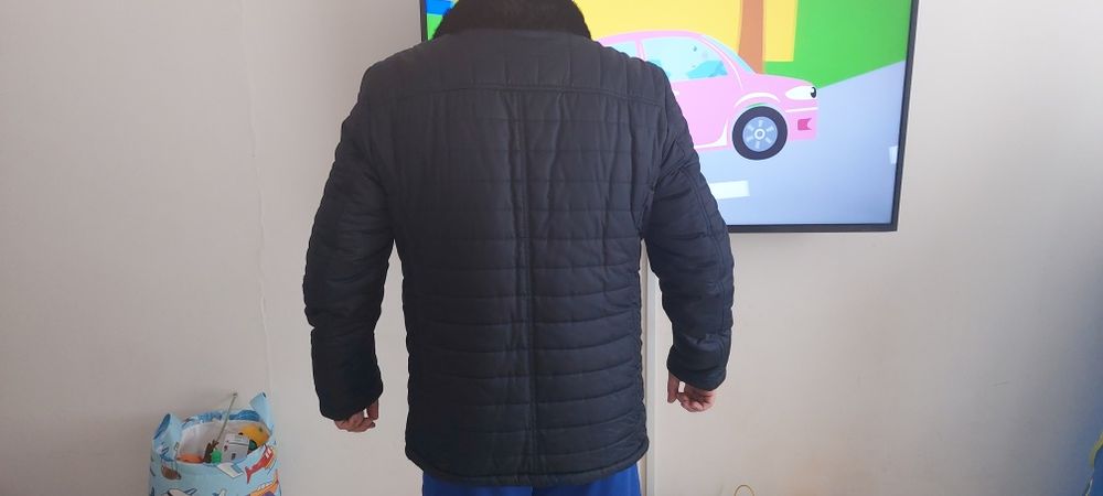 Продам куртку зимнюю .