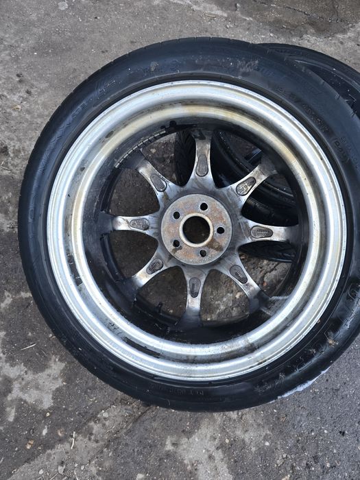Продавам джанти 225/50 R17 гумите са в добро състояние ще изкарат  още едно лято,телефон за връзка 0877651008!!