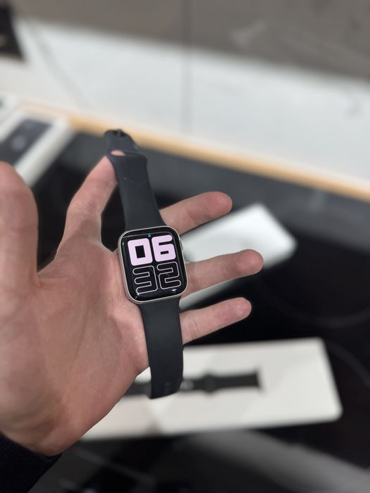 Продам Apple Watch Se 2