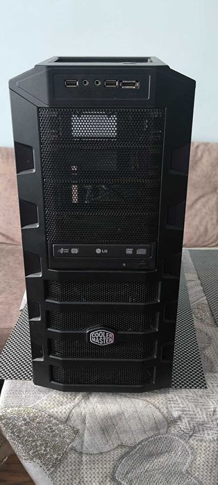 Настолен геймърски компютър