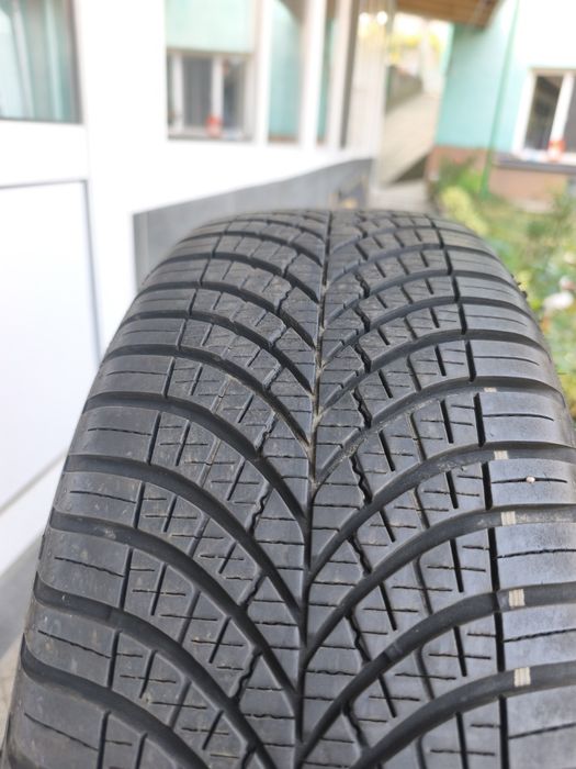 Всесезонни гуми Goodyear Vector 4 Seasons 205/55/17