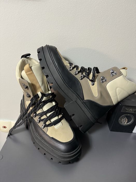 Дамски боти/апрески Zara