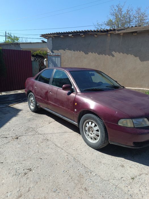 Ауди А4 автомат.