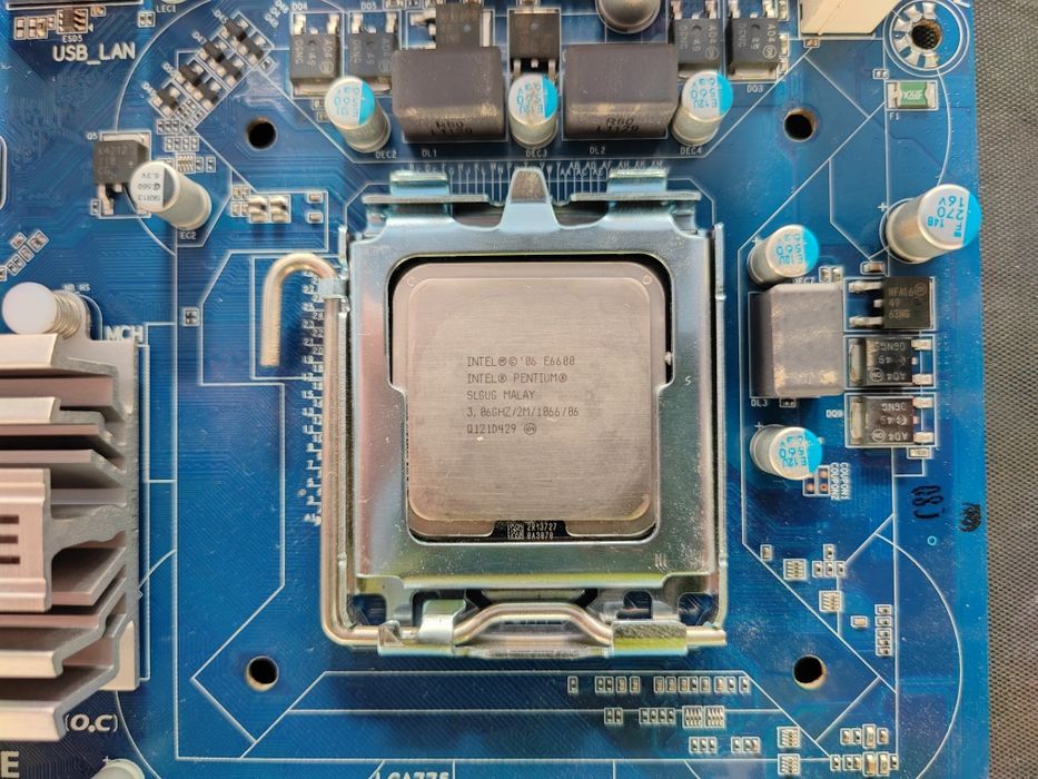 Placa de bază Gigabyte GA-G41MT-S2PT + Procesor Intel Pentium E6600