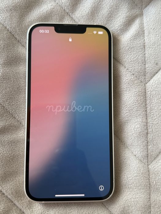 Продам Айфон 13