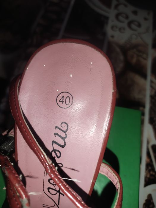 Продам босоножки