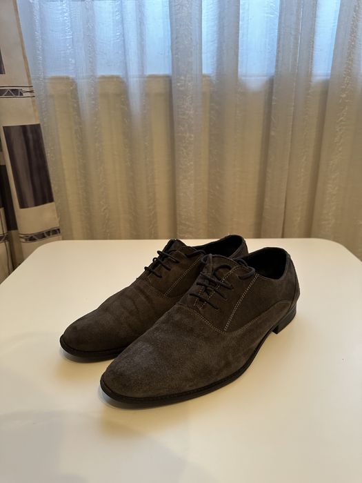 Pantofi din piele intoarsa