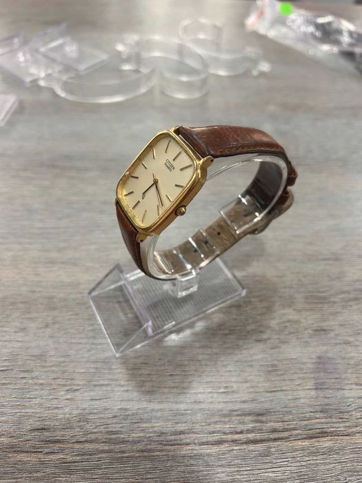 Продава се часовник CITIZEN - УНИСЕКС