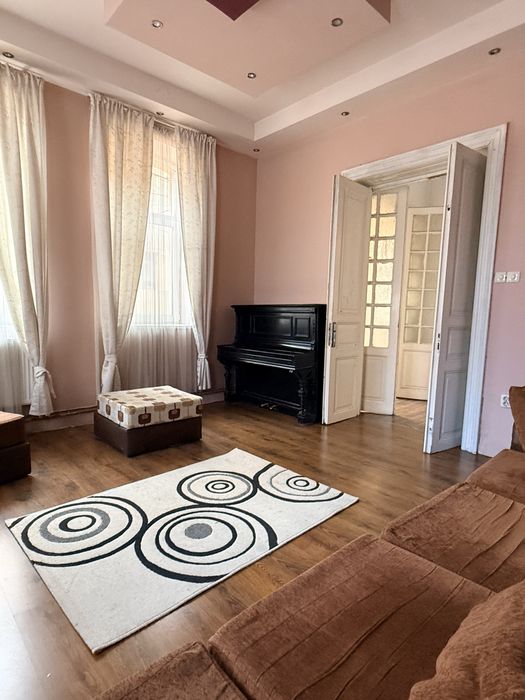 Apartament 3 camere in vila interbelica