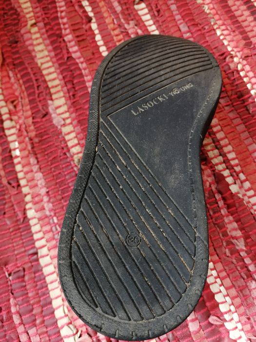 Vand pantofi Lasocki din  piele marimea 36