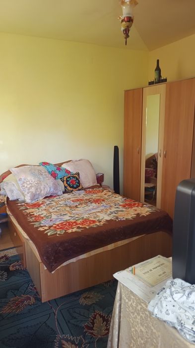 Vând casă la Devesel
