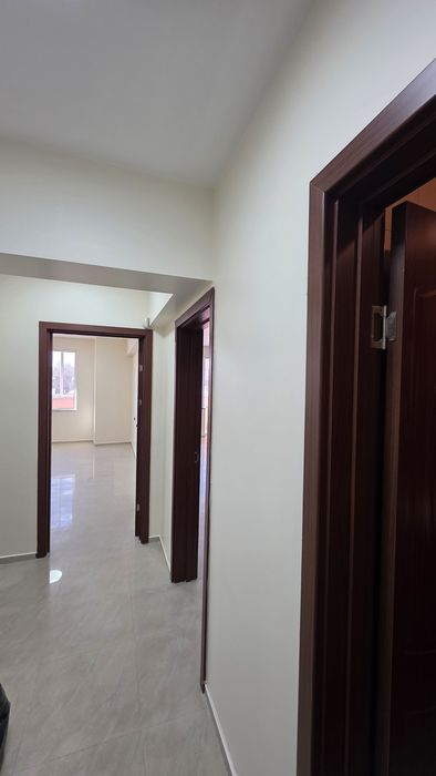 Дава се под наем Офис в Хасково, Център - 60 кв.м за 418.71 € - Снимка #2