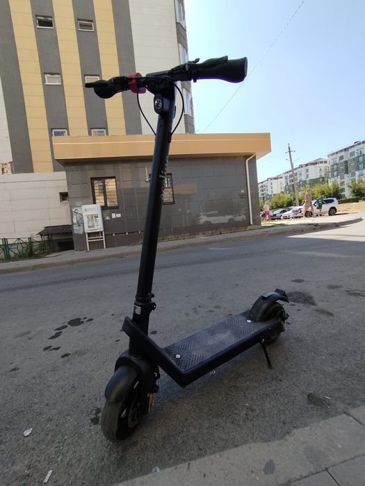 Продаю электро самокат