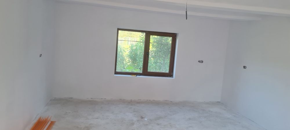 Executam lucrări de construcții interioare si exterioare