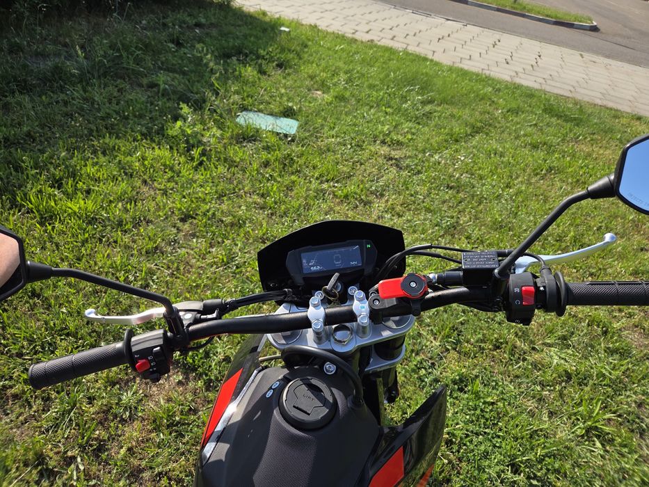 Motocicleta Aprilia rx 125