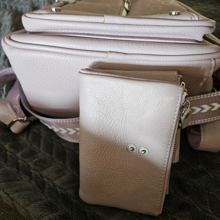 Дамска раница с много джоб