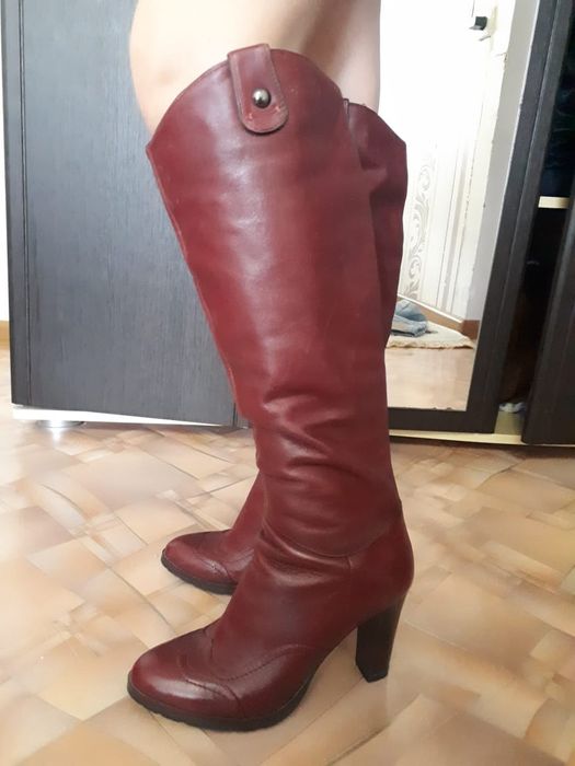 Продам кожанные сапоги на выход