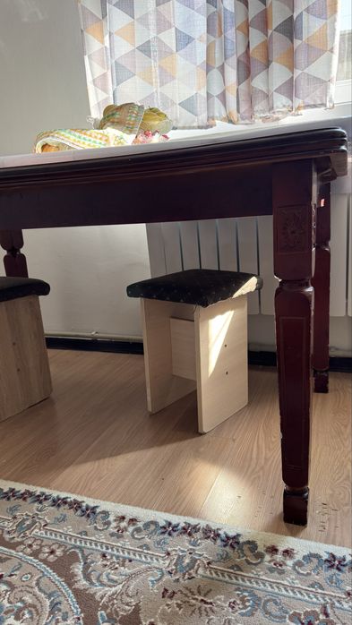 Стол , советский стол +4 табурет