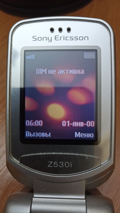 телефон Sony Ericsson Z530i