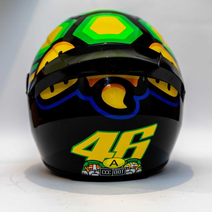 Каска за мотор пистов , скутер , ел. тротинетка др. ( Размер L 55-56 )