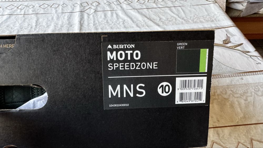 BURTON MOTO – original snowboard etiklari