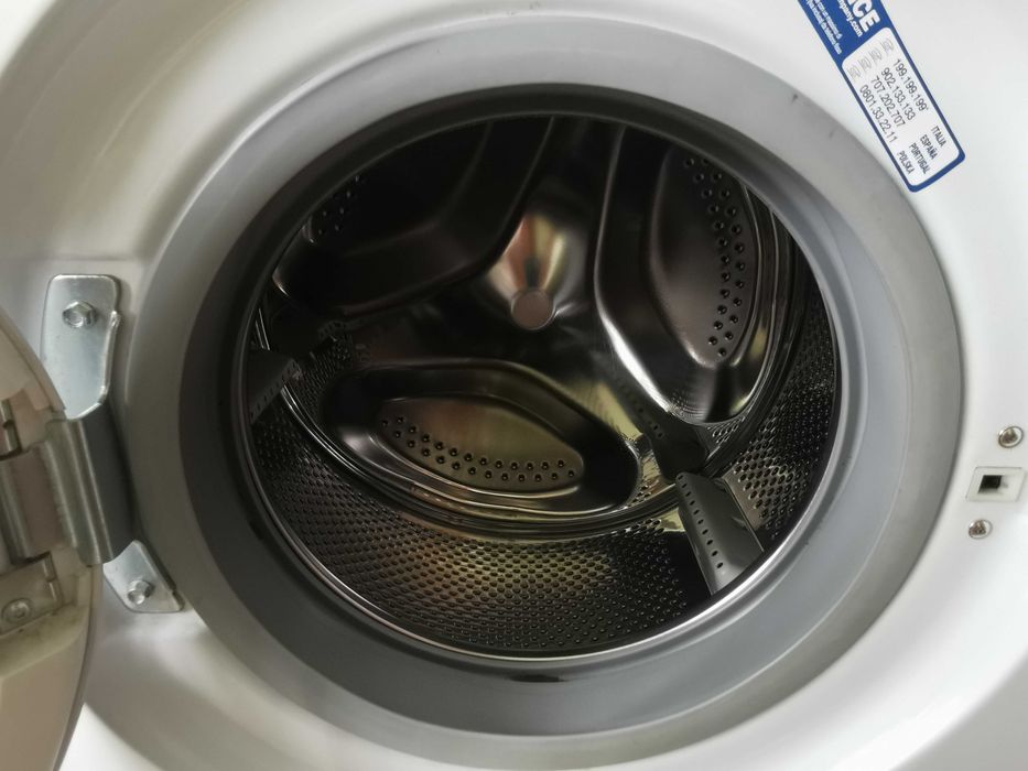 Пералня Indesit IWC6083, 6kg