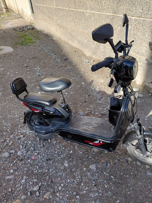 Skuter sotiladi!!