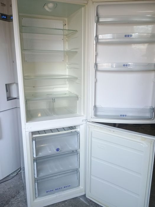 Frigider cu 2/3/4 sertare la congelator Gorenje Whirpool