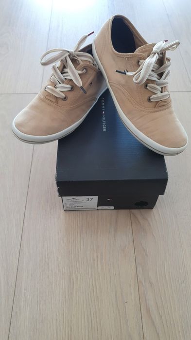 TOMMY HILFIGER sneakers dama textil bej marime 37 st f buna Curier OLX