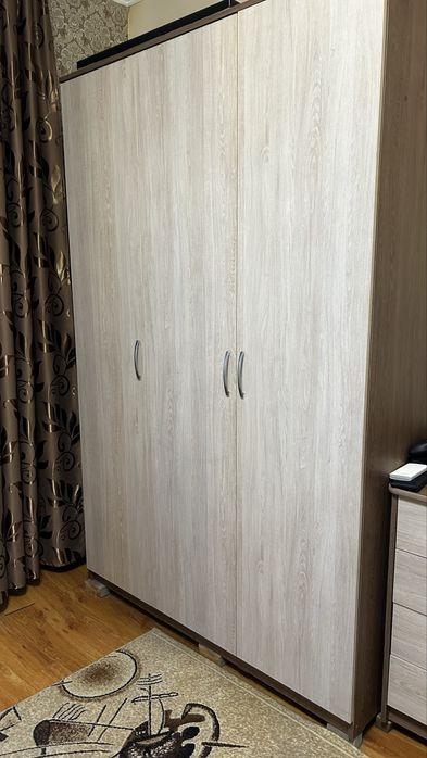 Продам шкафы и комод