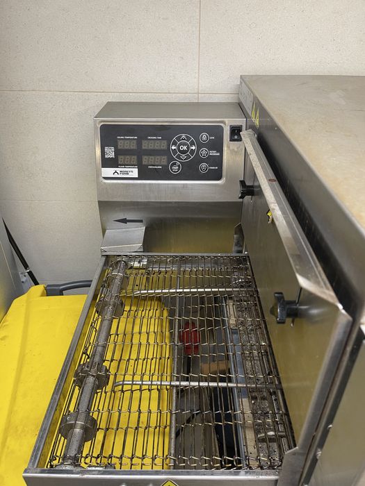 Професионална Пицарка Moretti Forrni