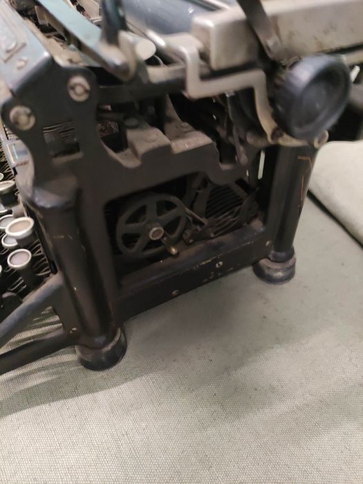 Продавам американска пишеща машина Underwood No. 5