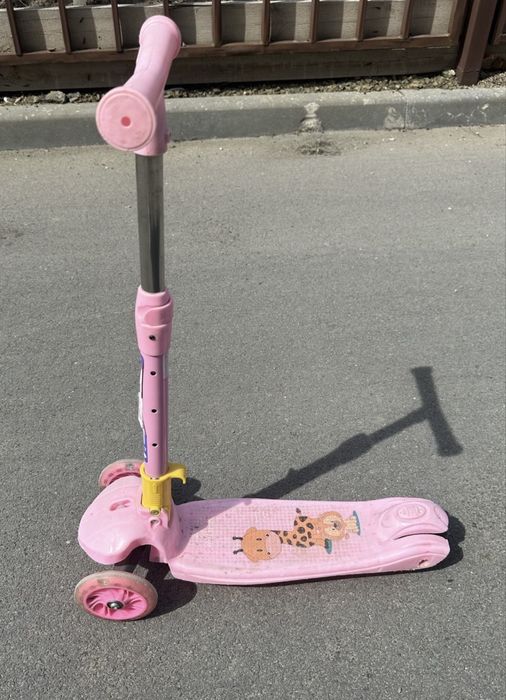 Срочно продам самокат в хорошем состоянии