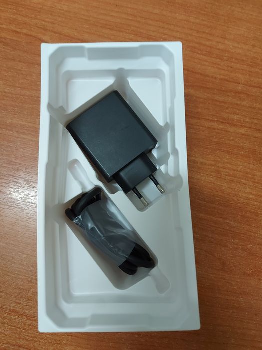 Продаван DOOGEE V30 T