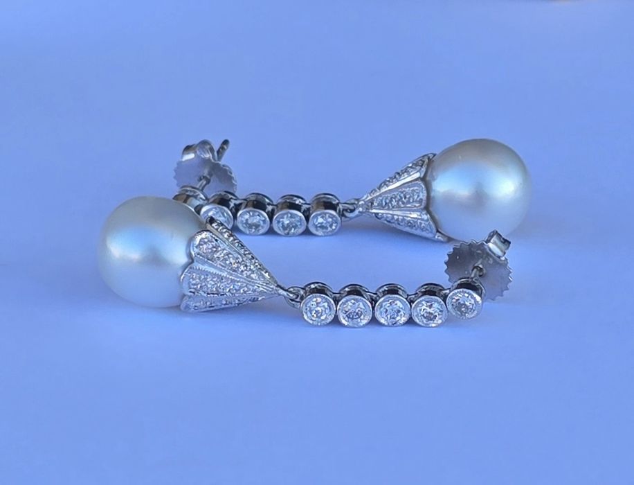 Cercei din aur alb de 18k cu diamante și perle naturale