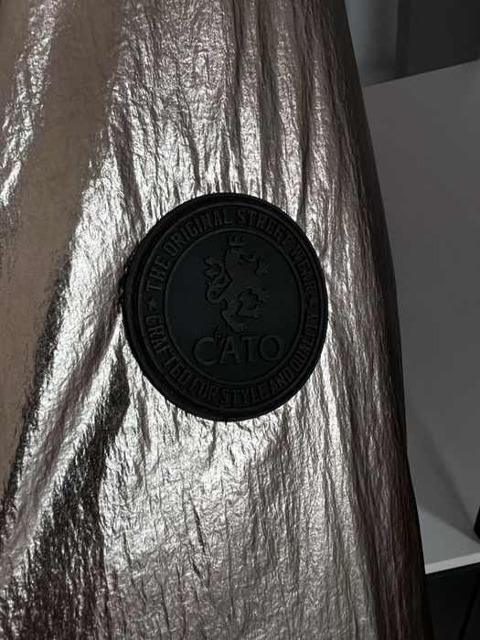 Costum CATO auriu metalizat