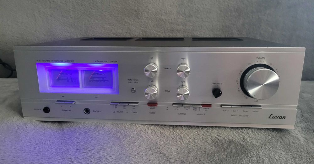 LUXOR (LUXMAN) 7082-A  amplificator Hi-Fi vintage  *1979